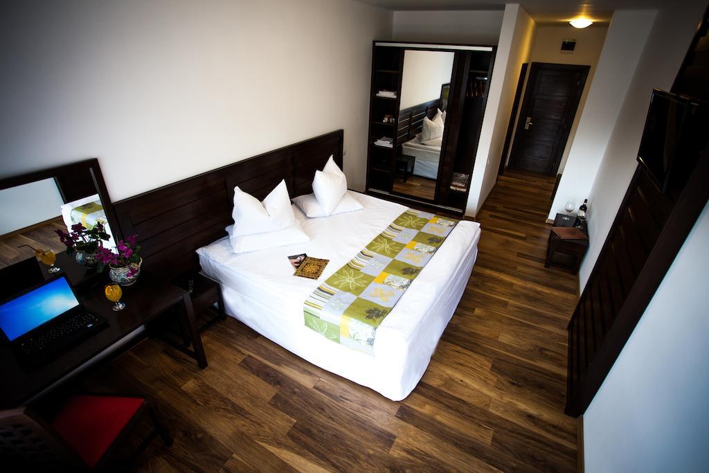 Roata Faget Inn Cluj-Napoca Habitación foto