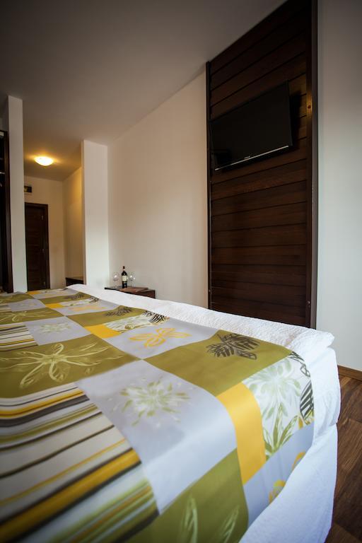 Roata Faget Inn Cluj-Napoca Habitación foto